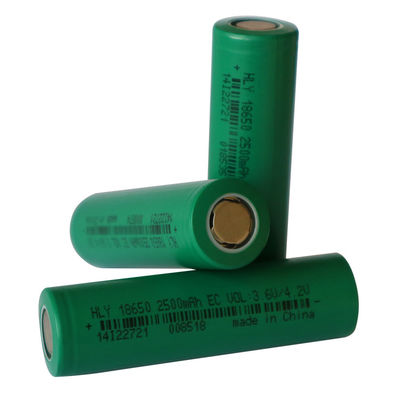 3.6V 2500mah Li Ion 18650 حزمة بطارية خلايا أسطوانية 500 مرة دورة حياة طويلة